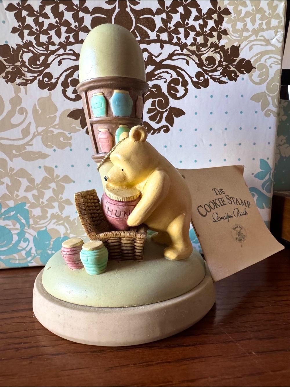 Brown Bag Ceramic Cookie Stamp Winnie the Pooh Disney Round Handle 1995 NEW